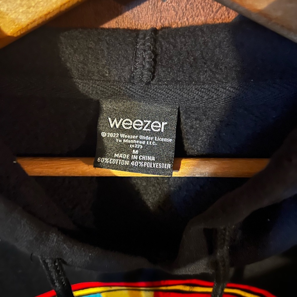 Weezer Men’s Medium Hoodie - Picture 2 of 3